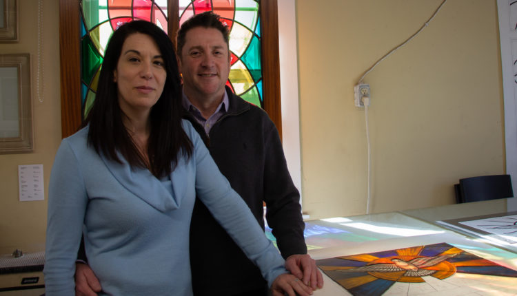 04-stainedglass-couple