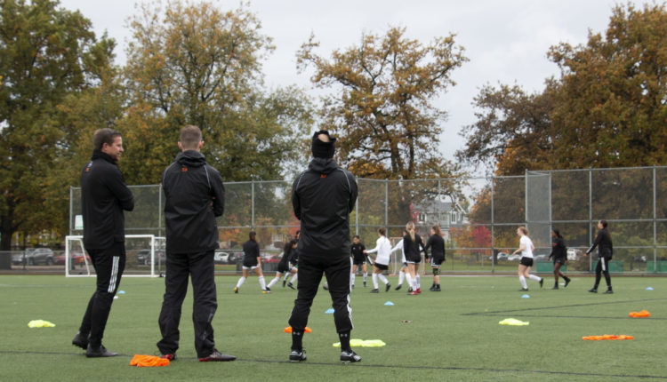 08-covidmandates-coaches MS