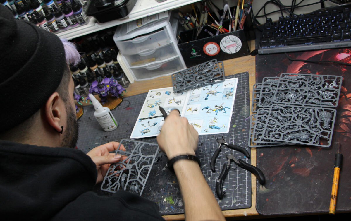 Jim Vesal building Tyranid models for a client